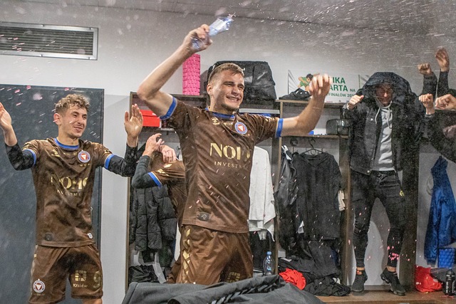 沙特队的潜 沙特队的潜