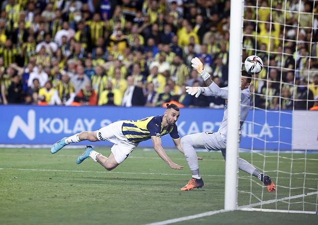 快船憾负骑士，哈登24+8+8表现亮眼，鲍威尔34分难救主.